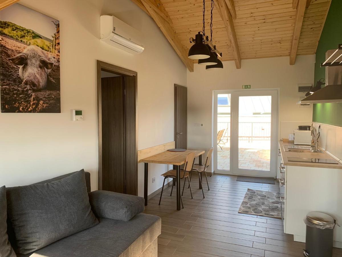 Öregtölgy Apartman Szár Kültér fotó