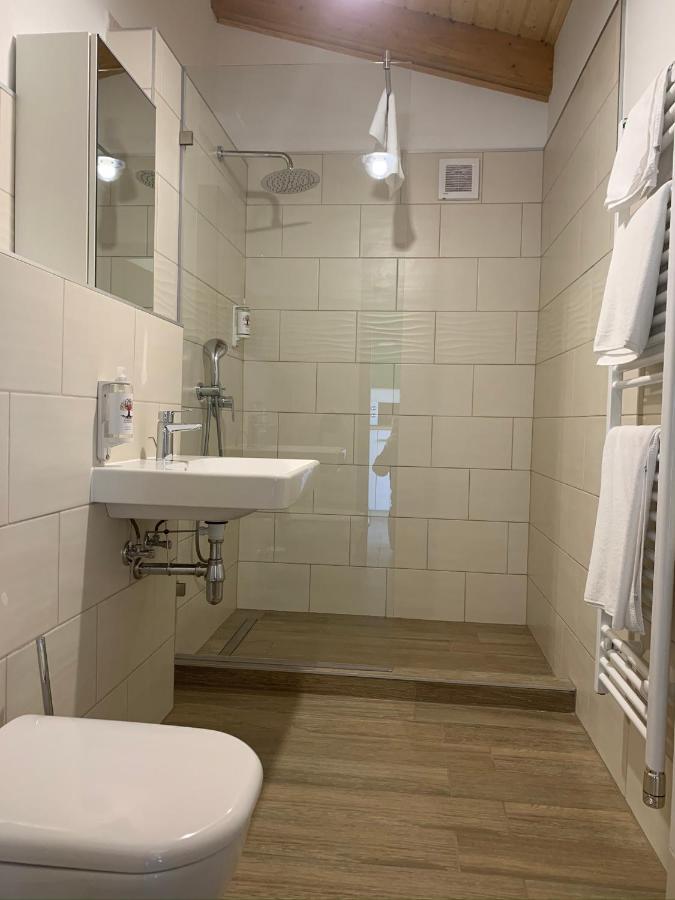 Öregtölgy Apartman Szár Kültér fotó