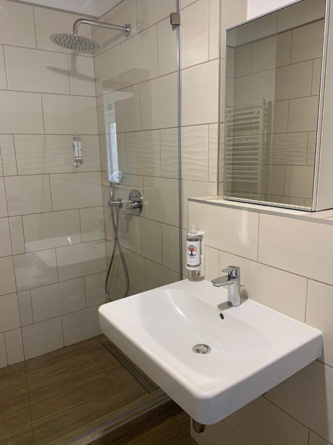 Öregtölgy Apartman Szár Kültér fotó